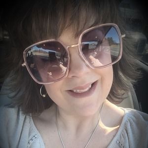 Meet your Posher, Lynn